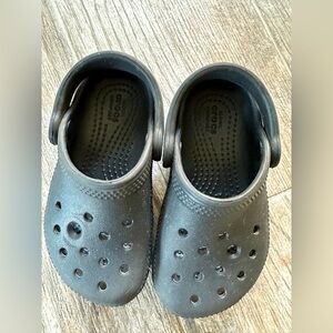 Black toddler crocs size 7